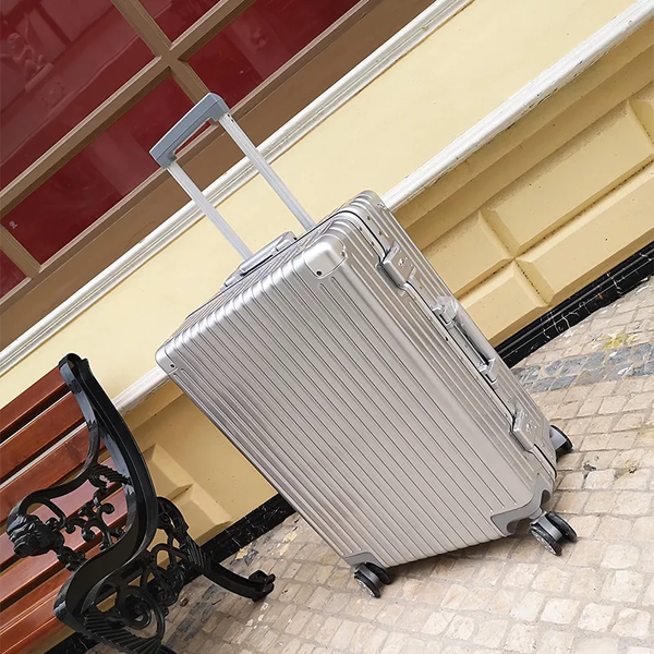 Aluminum Zipperless Luggage - alternate view